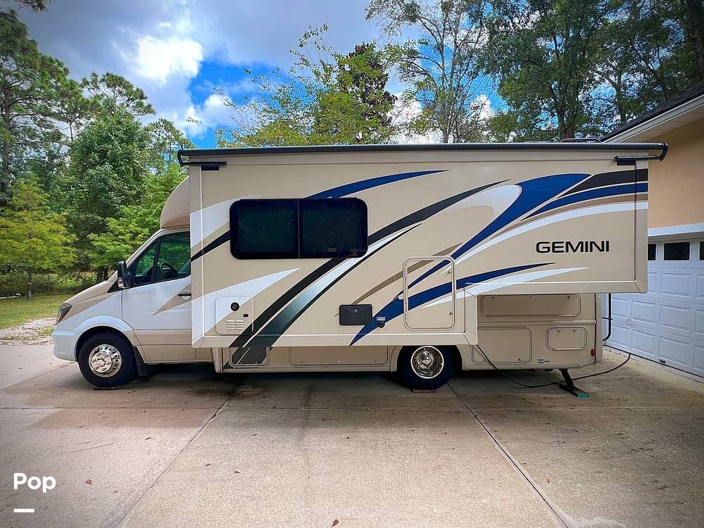 2019 Thor Motor Coach Gemini 24TF - Used Class C For Sale by Pop RVs in Saint Augustine, Florida features Generator, Awning, Slideout, Air Conditioning