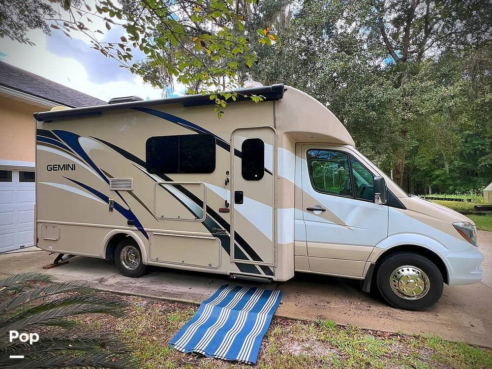 2019 Thor Motor Coach Gemini 24TF - Used Class C For Sale by Pop RVs in Saint Augustine, Florida features Air Conditioning, Slideout, Awning, Generator