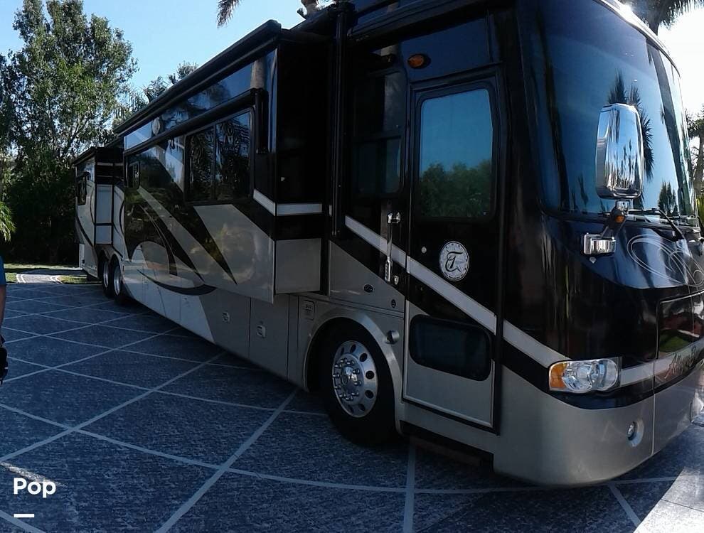2008 Tiffin Allegro Bus 43QRP - Used Diesel Pusher For Sale by Pop RVs in Oxford, Mississippi features Leveling Jacks, Slideout, Awning, Generator, Air Conditioning