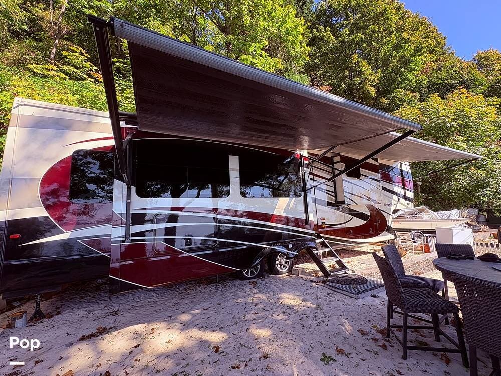 2020 Forest River RiverStone Legacy 39RKFB - Used Fifth Wheel For Sale by Pop RVs in Tulalip, Washington features Leveling Jacks, Awning, Slideout, Generator, Air Conditioning