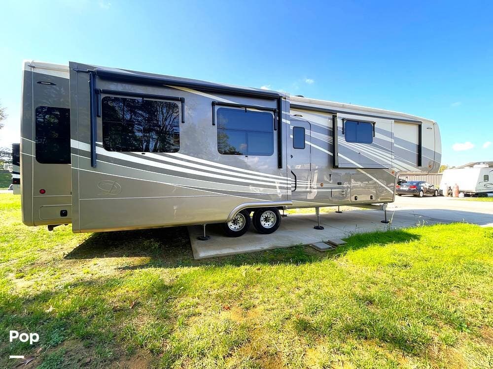 2022 DRV Mobile Suites 39DBRS3 - Used Fifth Wheel For Sale by Pop RVs in Elizabethtown, Kentucky features Leveling Jacks, Awning, Air Conditioning, Slideout