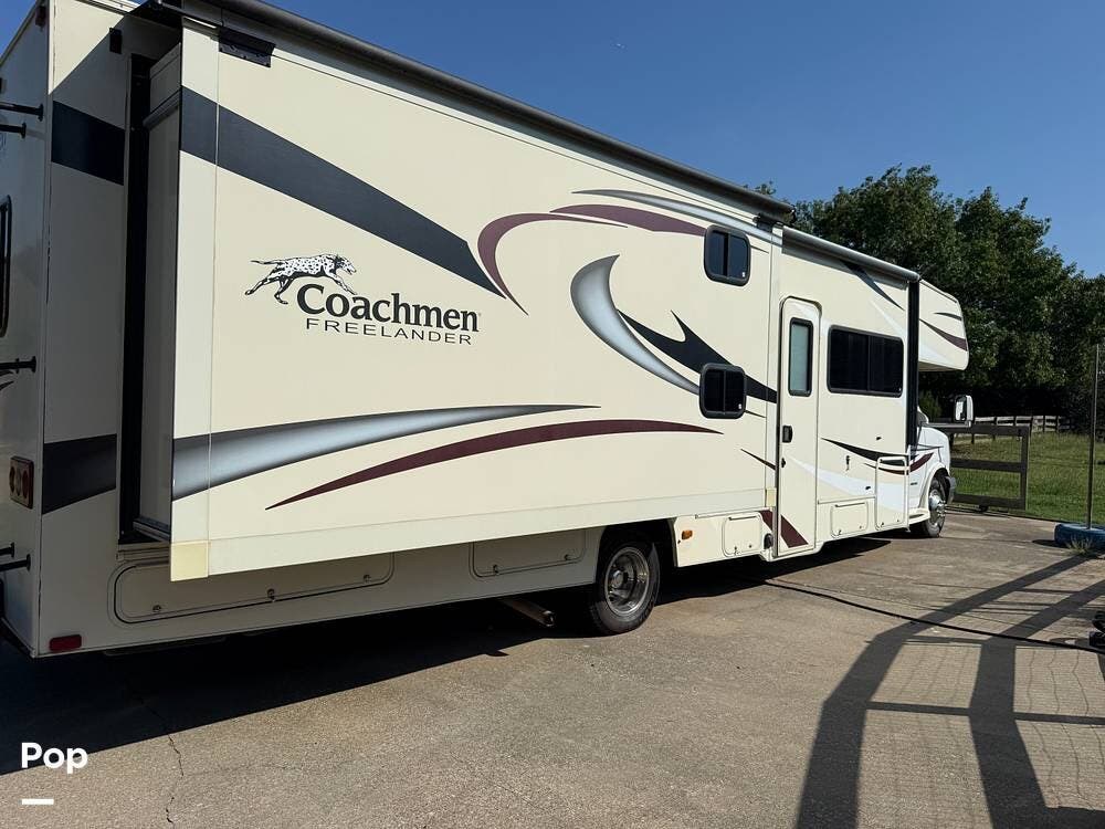 2015 Coachmen Freelander 32BH - Used Class C For Sale by Pop RVs in Flower Mound, Texas features Awning, Slideout, Air Conditioning, Generator
