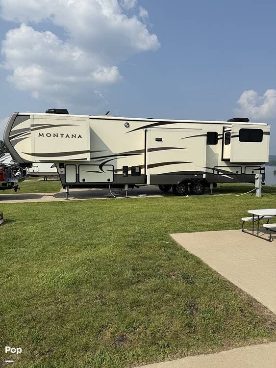 2017 Montana 3791RD by Keystone from Pop RVs in Burlington, Iowa