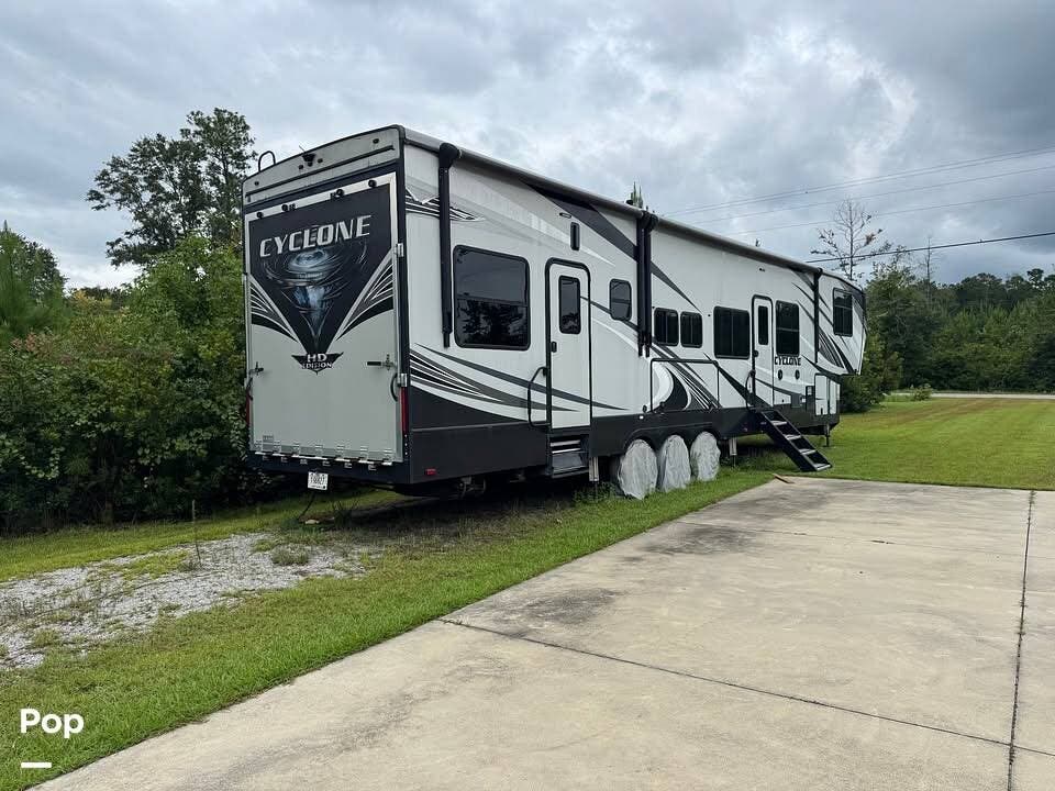 2020 Heartland Cyclone 4101 - Used Toy Hauler For Sale by Pop RVs in Conway, South Carolina features Leveling Jacks, Air Conditioning, Slideout, Awning, Generator