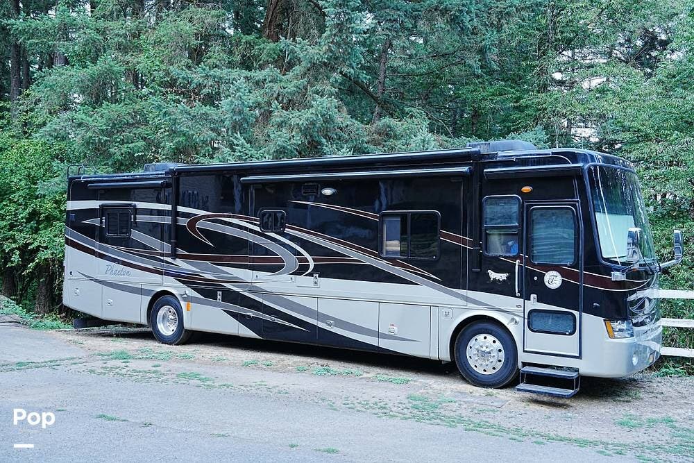 2010 Tiffin Phaeton 40QTH - Used Diesel Pusher For Sale by Pop RVs in Sherwood, Oregon features Slideout, Air Conditioning, Generator, Awning, Leveling Jacks
