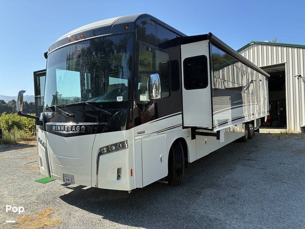 2020 Winnebago Horizon 42Q - Used Diesel Pusher For Sale by Pop RVs in Gilroy, California features Slideout, Air Conditioning, Leveling Jacks, Generator, Awning