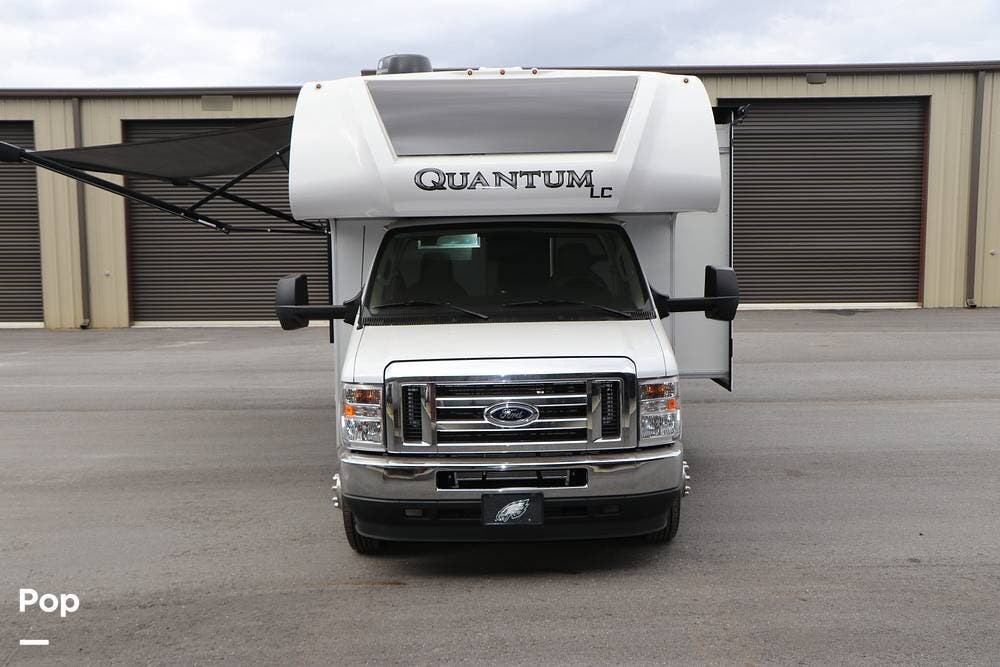 2024 Thor Motor Coach Quantum LC28 - Used Class C For Sale by Pop RVs in Dallas, Georgia features Awning, Generator, Air Conditioning, Slideout