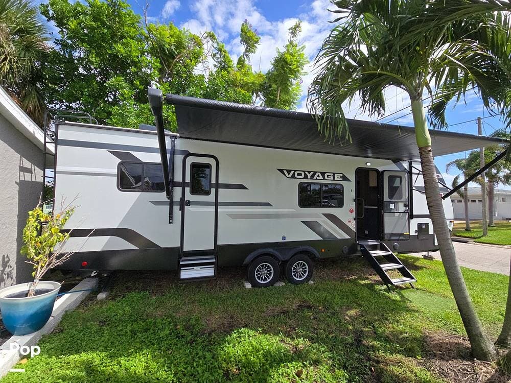 2024 Winnebago Voyage 3235FK - Used Travel Trailer For Sale by Pop RVs in Saint Petersburg, Florida features Slideout