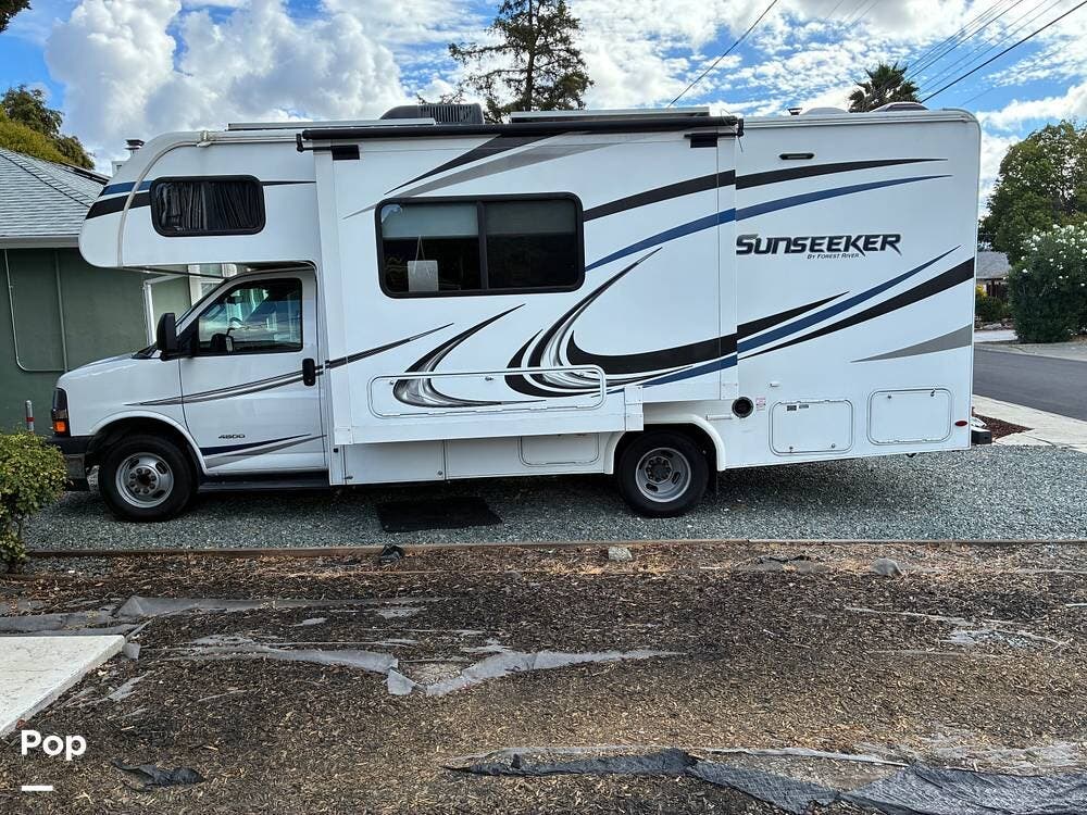 2017 Forest River Sunseeker 2290S - Used Class C For Sale by Pop RVs in Pleasant Hill, California features Awning, Slideout, Generator, Air Conditioning