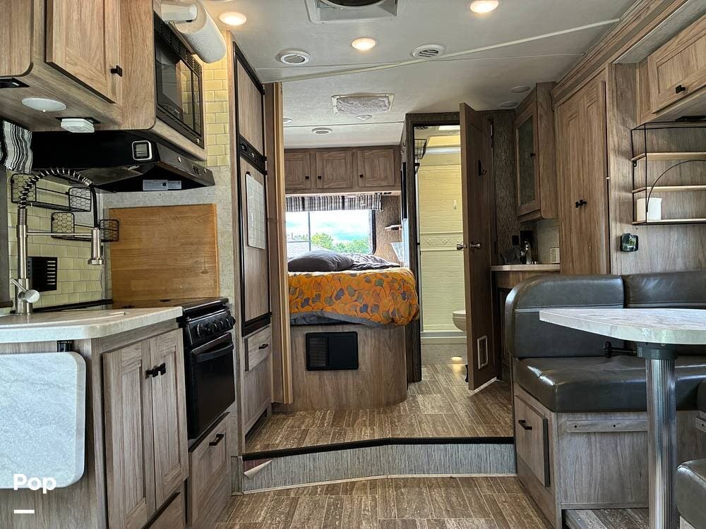 2017 Sunseeker 2290S by Forest River from Pop RVs in Pleasant Hill, California