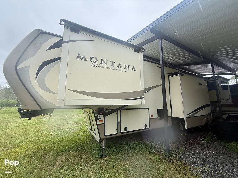 2019 Keystone Montana 3791RD - Used Fifth Wheel For Sale by Pop RVs in Jacksonville, Florida features Slideout, Air Conditioning, Leveling Jacks, Awning