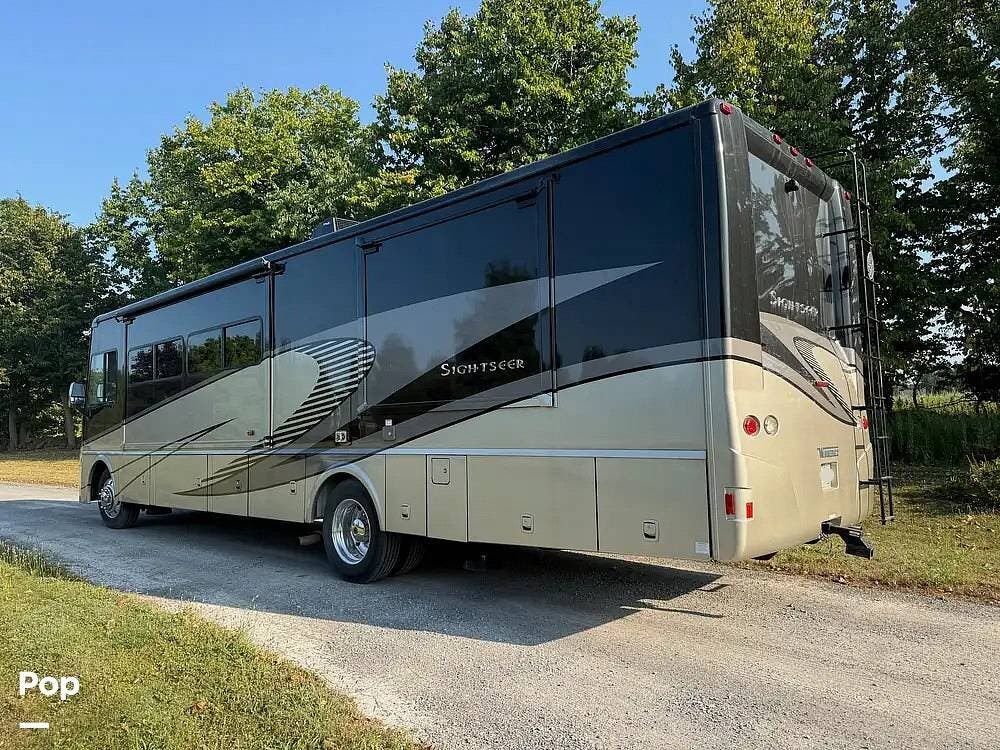 2018 Winnebago Sightseer 36Z - Used Class A For Sale by Pop RVs in Webster, New York features Slideout, Air Conditioning, Awning, Generator, Leveling Jacks