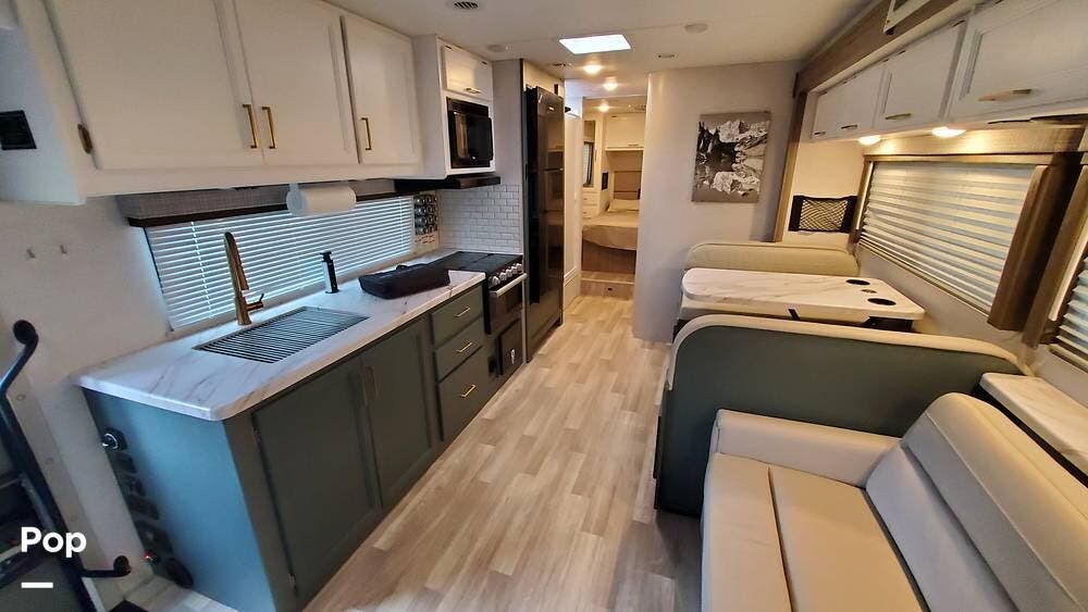 2025 Freedom Elite 31EB by Thor Motor Coach from Pop RVs in Chattanooga, Tennessee