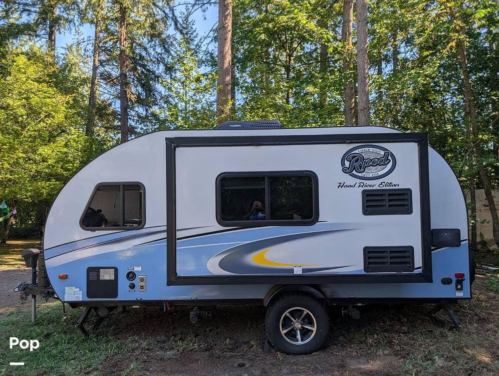 2018 Forest River R-Pod RP-179 - Used Travel Trailer For Sale by Pop RVs in Battle Ground, Washington features Air Conditioning, Awning, Leveling Jacks, Slideout