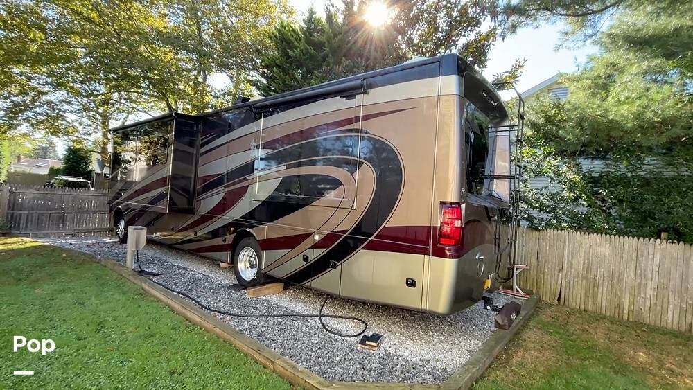 2019 Thor Motor Coach Miramar 37.1 - Used Class A For Sale by Pop RVs in Greenlawn, New York features Slideout, Generator, Air Conditioning, Awning, Leveling Jacks
