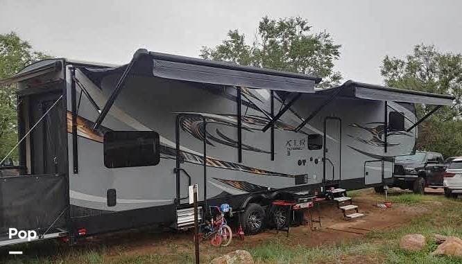 2017 Forest River XLR Thunderbolt 341AMP - Used Fifth Wheel For Sale by Pop RVs in Washington, Utah features Generator, Slideout, Air Conditioning