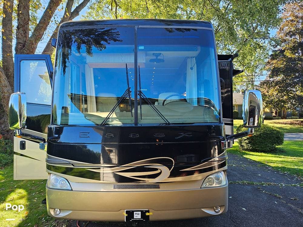 2004 Newmar Essex 4503 - Used Diesel Pusher For Sale by Pop RVs in Granby, Massachusetts features Awning, Generator, Air Conditioning, Slideout, Leveling Jacks