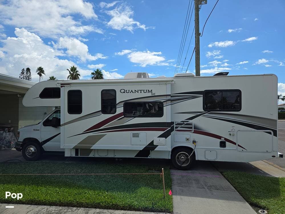 2019 Thor Motor Coach Quantum SE28 - Used Class C For Sale by Pop RVs in St Pete Beach, Florida features Air Conditioning, Slideout, Generator