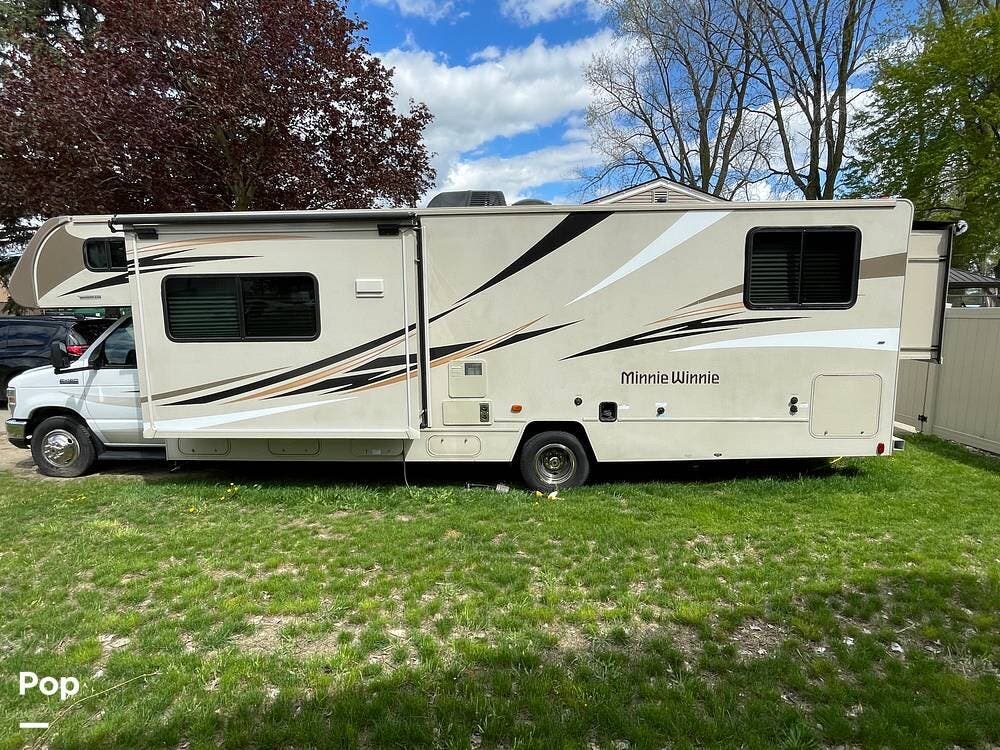 2018 Minnie Winnie 31D by Winnebago from Pop RVs in Livonia, Michigan