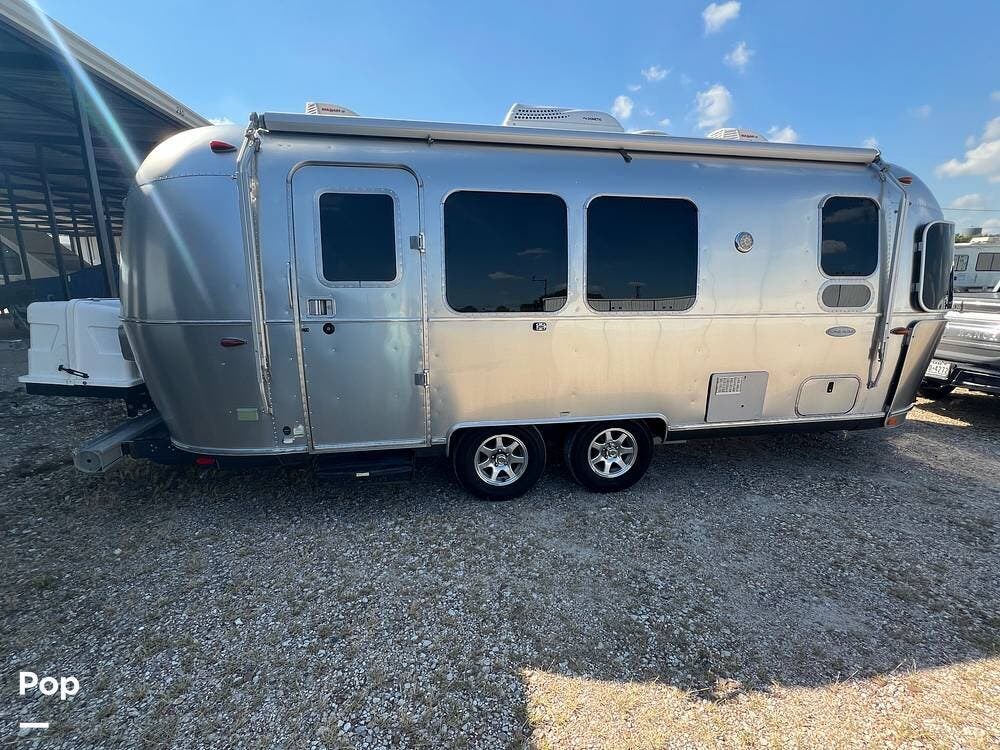 2016 Flying Cloud 23FB by Airstream from Pop RVs in Stafford, Texas