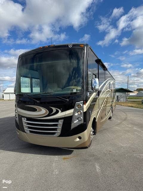 2015 Challenger 37KT by Thor Motor Coach from Pop RVs in Perry, Iowa