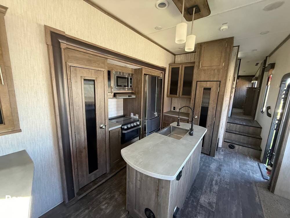 2019 Forest River Sabre 38RDP - Used Fifth Wheel For Sale by Pop RVs in South Jordan, Utah features Slideout, Leveling Jacks, Air Conditioning, Awning
