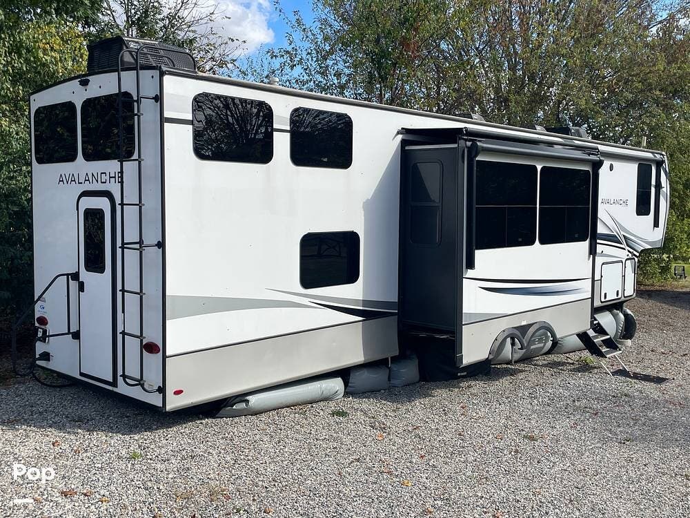 Used 2022 Keystone Avalanche 390DS available in Washington Township, Michigan