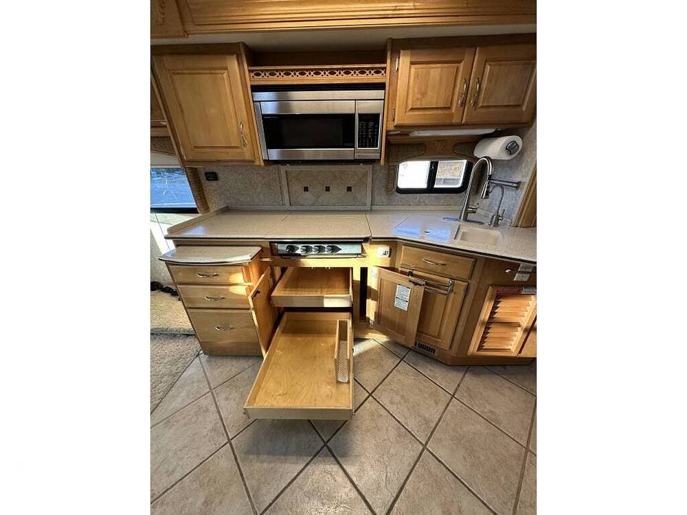 2007 Monaco RV Diplomat 40SFT - Used Diesel Pusher For Sale by Pop RVs in San Luis Obispo, California features Awning, Generator, Slideout, Air Conditioning, Leveling Jacks