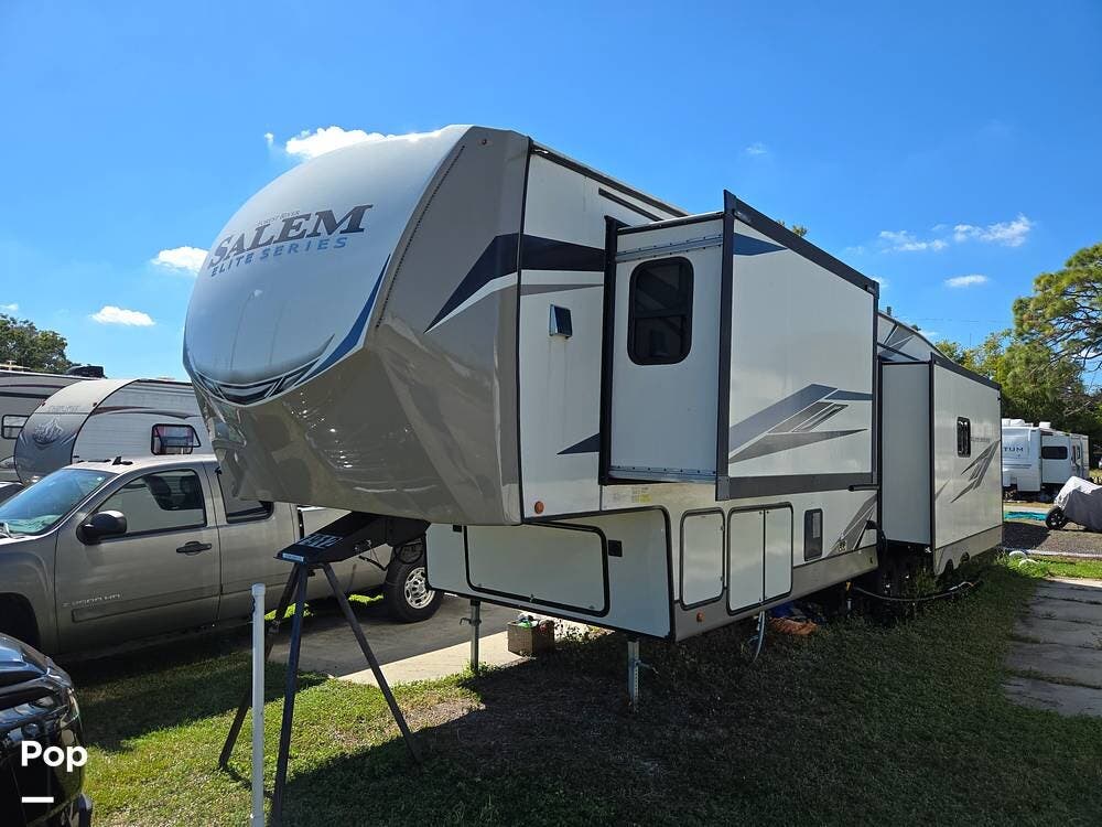 2022 Forest River Salem Hemisphere 34 RL - Used Fifth Wheel For Sale by Pop RVs in Saint Petersburg, Florida features Slideout, Awning, Air Conditioning
