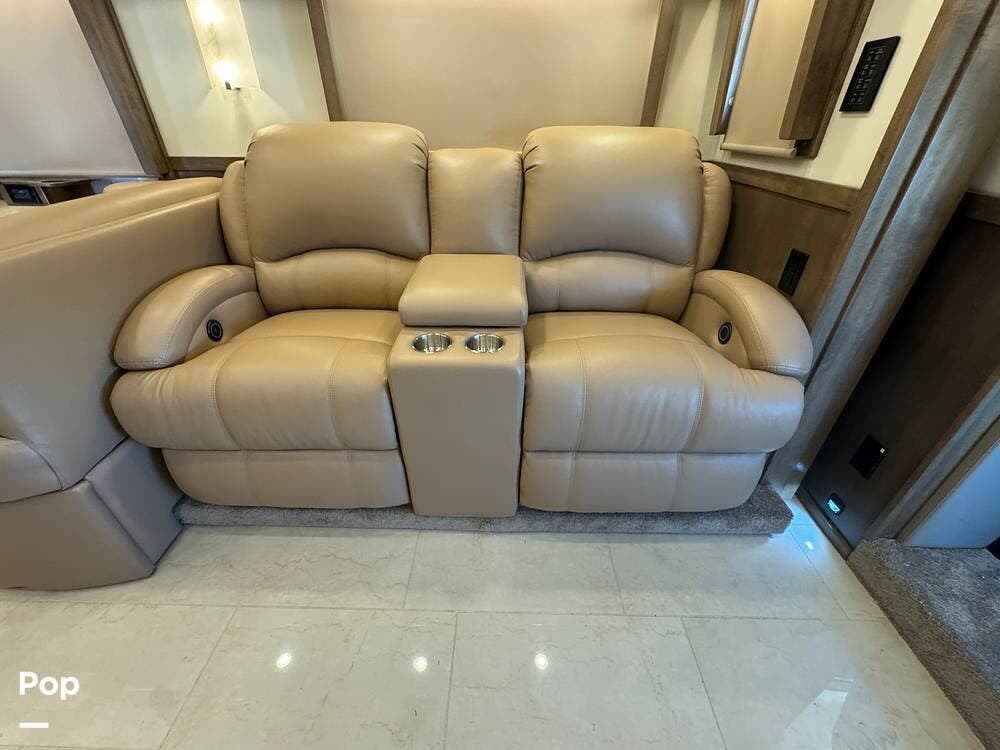 Used 2024 Show Hauler 35KQSSL available in Westwego, Louisiana