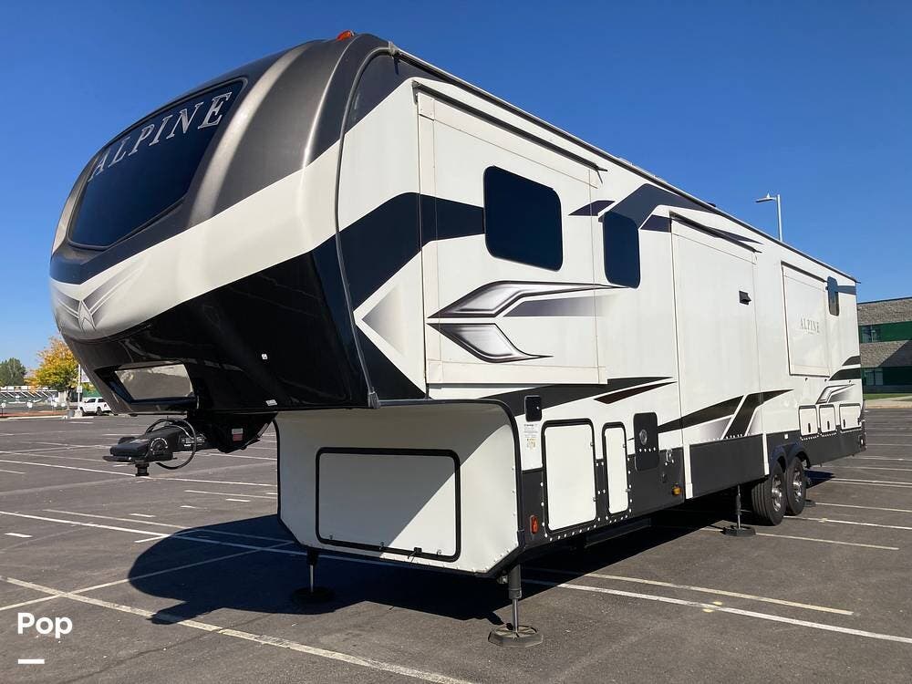 2022 Keystone Alpine 3712KB - Used Fifth Wheel For Sale by Pop RVs in Eagle, Idaho features Air Conditioning, Leveling Jacks, Awning, Slideout