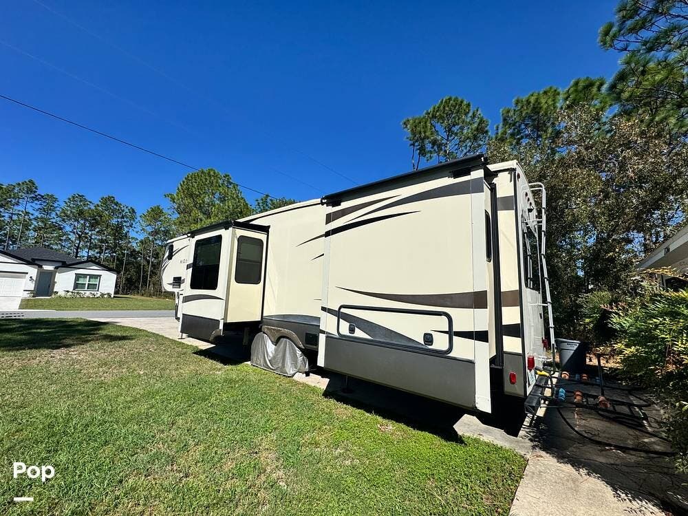 2016 Montana 3820FK by Keystone from Pop RVs in Ocala, Florida