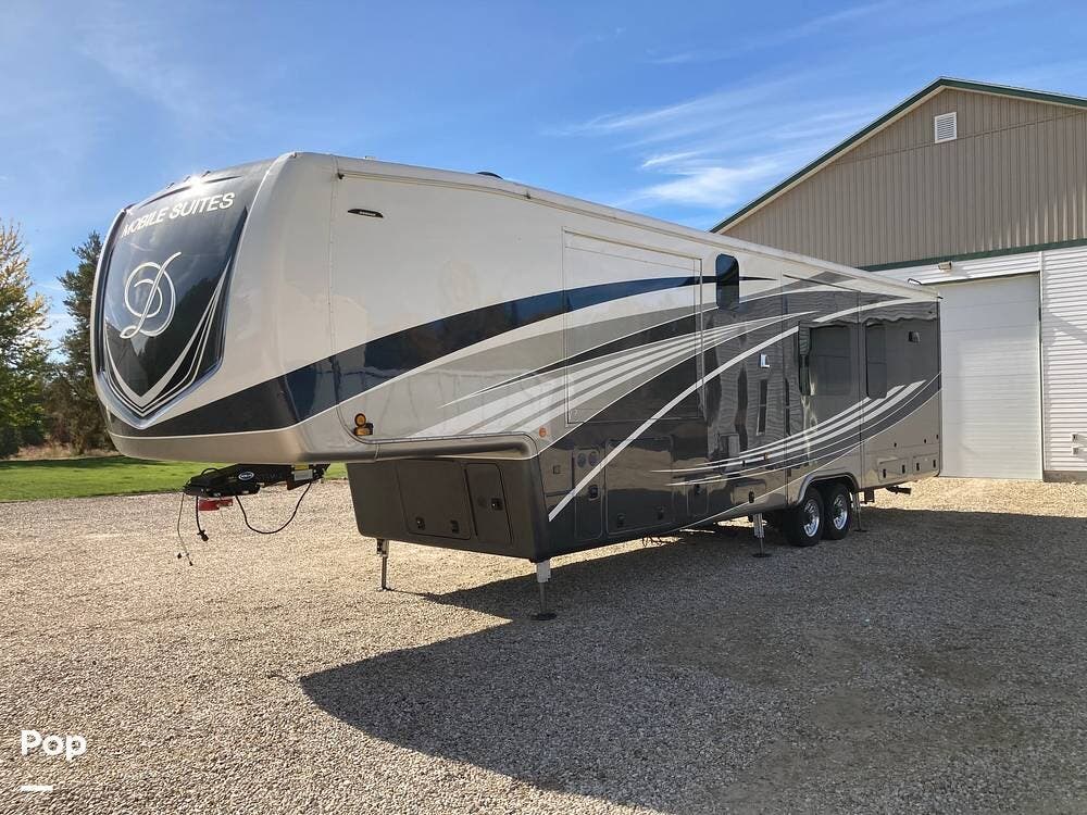 2021 DRV Mobile Suites 41RKDB4 - Used Fifth Wheel For Sale by Pop RVs in Middleton, Idaho features Leveling Jacks, Air Conditioning, Slideout, Awning