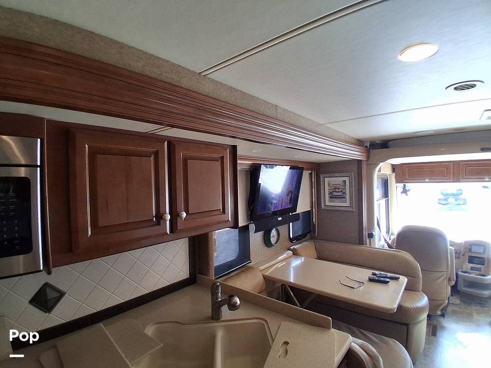 2014 Palazzo 33.2 by Thor Motor Coach from Pop RVs in Youngsville, North Carolina
