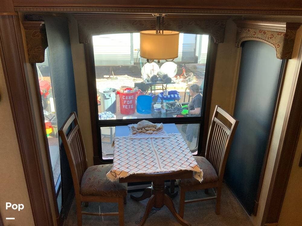 2015 Jayco Pinnacle 38FLSA - Used Fifth Wheel For Sale by Pop RVs in Gold Canyon, Arizona features Leveling Jacks, Air Conditioning, Slideout, Awning