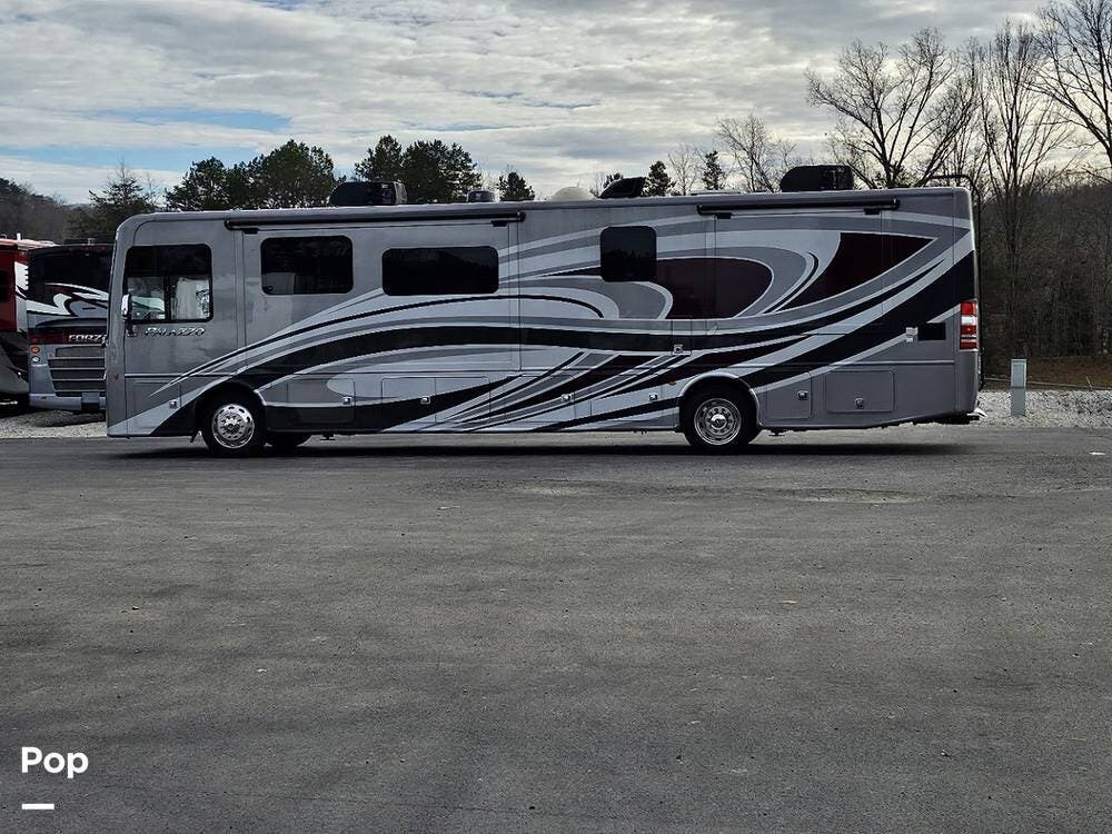 2021 Thor Motor Coach Palazzo 37.4 - Used Diesel Pusher For Sale by Pop RVs in Knoxville, Tennessee features Awning, Air Conditioning, Generator, Slideout