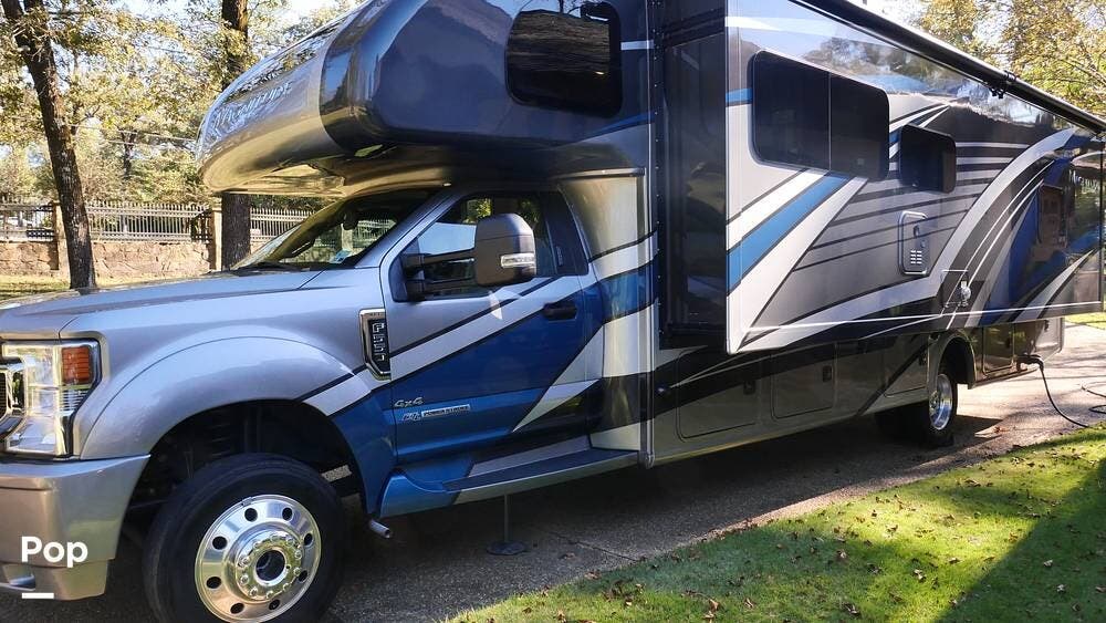 2022 Thor Motor Coach Magnitude SV34 4WD - Used Super C For Sale by Pop RVs in Vestavia, Alabama features Leveling Jacks, Air Conditioning, Awning, Generator, Slideout