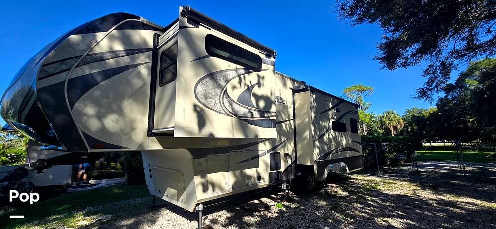 2019 Grand Design Solitude 310GK-R - Used Fifth Wheel For Sale by Pop RVs in West Palm Beach, Florida features Air Conditioning, Awning, Slideout, Leveling Jacks