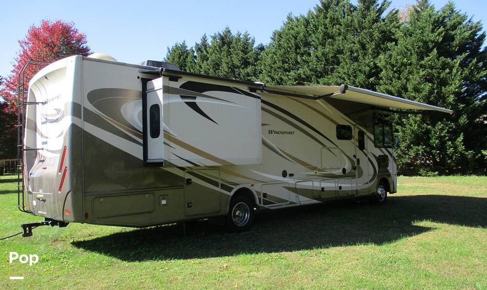 2018 Windsport 35M by Thor Motor Coach from Pop RVs in Camden-wyoming, Delaware