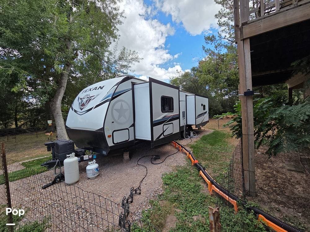 2021 Texan 34RE by CrossRoads from Pop RVs in Richmond, Texas