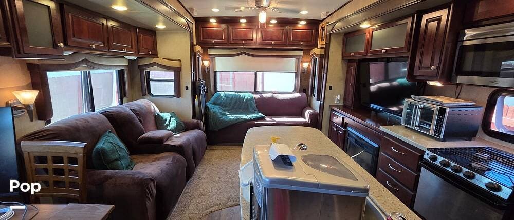 2014 Heartland Big Country 3950FB - Used Fifth Wheel For Sale by Pop RVs in Princeton, Texas features Air Conditioning, Leveling Jacks, Generator, Slideout