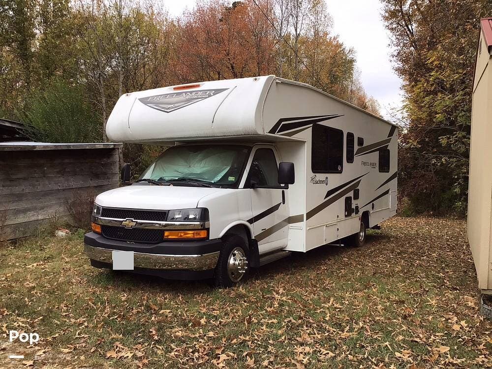2024 Coachmen Freelander 27QB - Used Class C For Sale by Pop RVs in Kents Store, Virginia features Awning, Generator, Air Conditioning