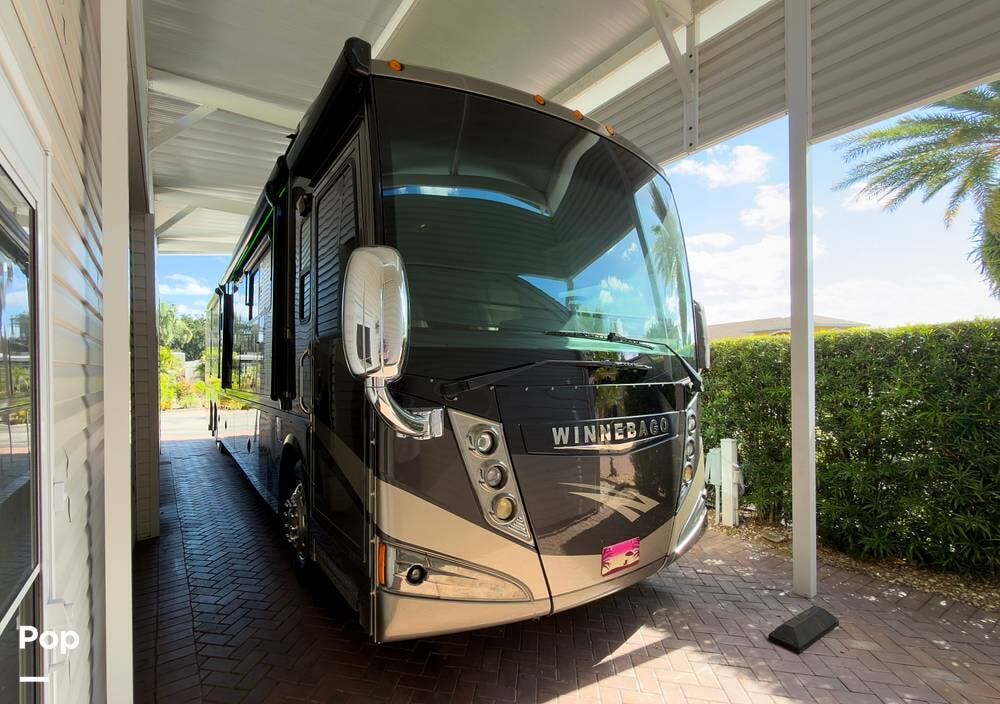 2013 Tour 42QD by Winnebago from Pop RVs in Davenport, Florida