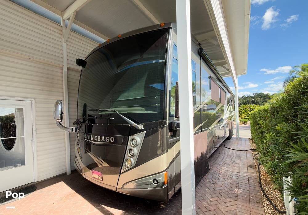 2013 Tour 42QD by Winnebago from Pop RVs in Davenport, Florida