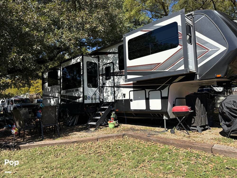 Used 2020 Grand Design Momentum 376TH available in Denton, Texas