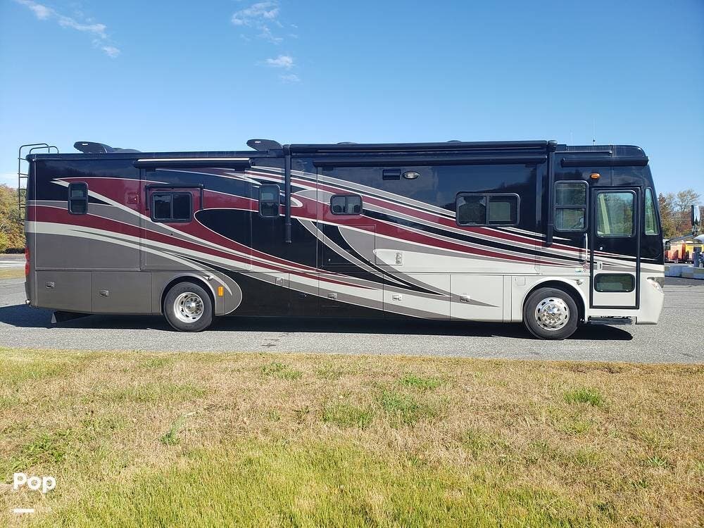 2013 Tiffin Phaeton 40QBH - Used Diesel Pusher For Sale by Pop RVs in Berlin, New Jersey features Generator, Air Conditioning, Slideout, Awning, Leveling Jacks