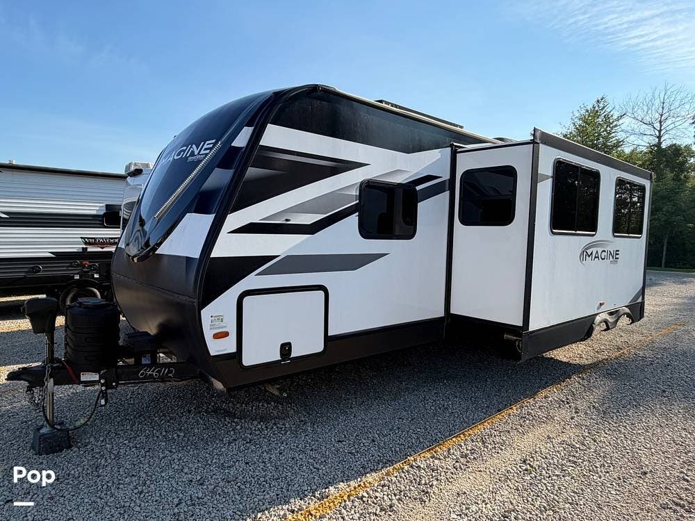 2023 Grand Design Imagine 2800BH - Used Travel Trailer For Sale by Pop RVs in Ortonville, Michigan features Air Conditioning, Slideout, Awning