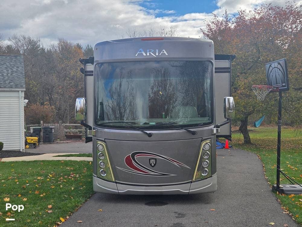 2022 Thor Motor Coach Aria 4000 - Used Diesel Pusher For Sale by Pop RVs in Flemington, New Jersey features Slideout, Awning, Leveling Jacks, Air Conditioning, Generator