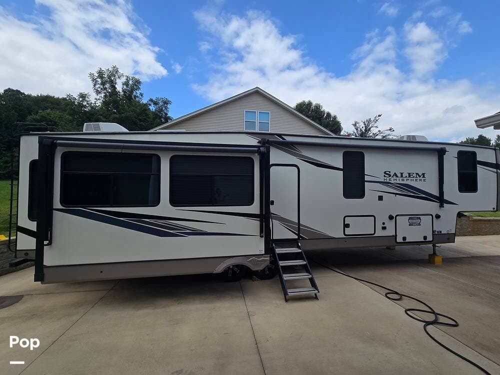 2022 Forest River Salem Hemisphere Series M-369BL - Used Fifth Wheel For Sale by Pop RVs in Midland, North Carolina features Slideout