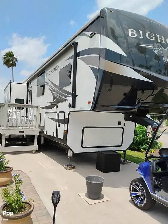 2020 Heartland Bighorn 3925MLP - Used Fifth Wheel For Sale by Pop RVs in Mission, Texas features Leveling Jacks, Awning, Air Conditioning, Slideout